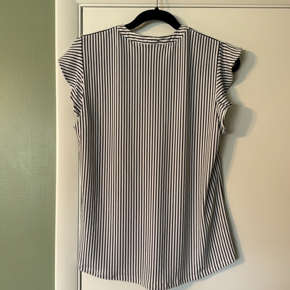 Adrianna Papel size medium black-and-white blouse - Picture 3 of 3